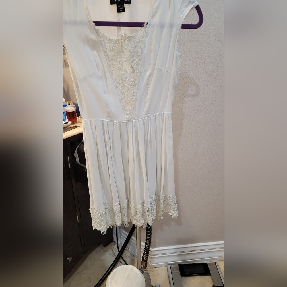 Elegant White Lace Dress
